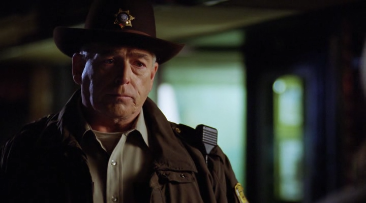 Шериф не особо верит в существование какой-либо опасности (с) Кадр из фильма