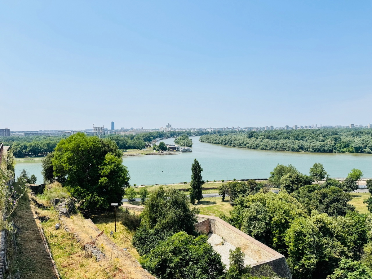 Место слияния рек Сава и Дунай в Белграде