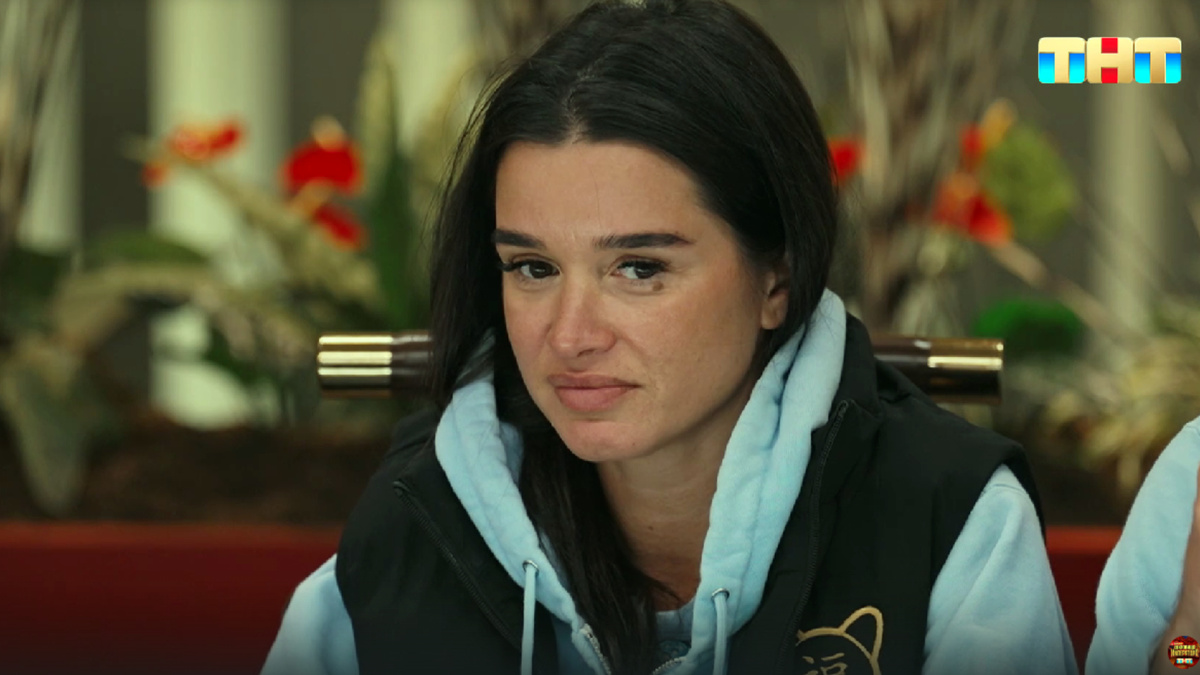 Кадр из шоу "Сокровища императора"/ ТНТ
