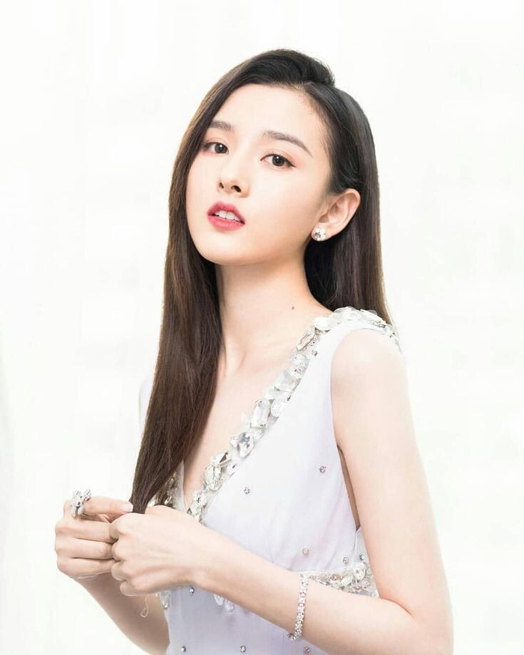 Актриса Сун Цзу Эр