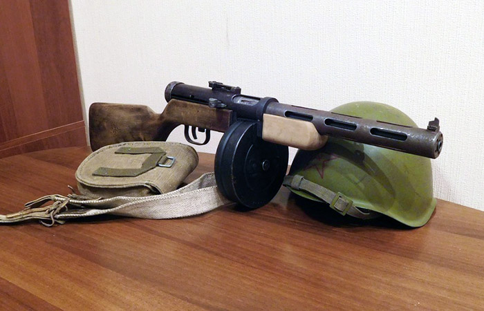 Пистолет-пулемёт ППД-40/ Фото: allzip.org