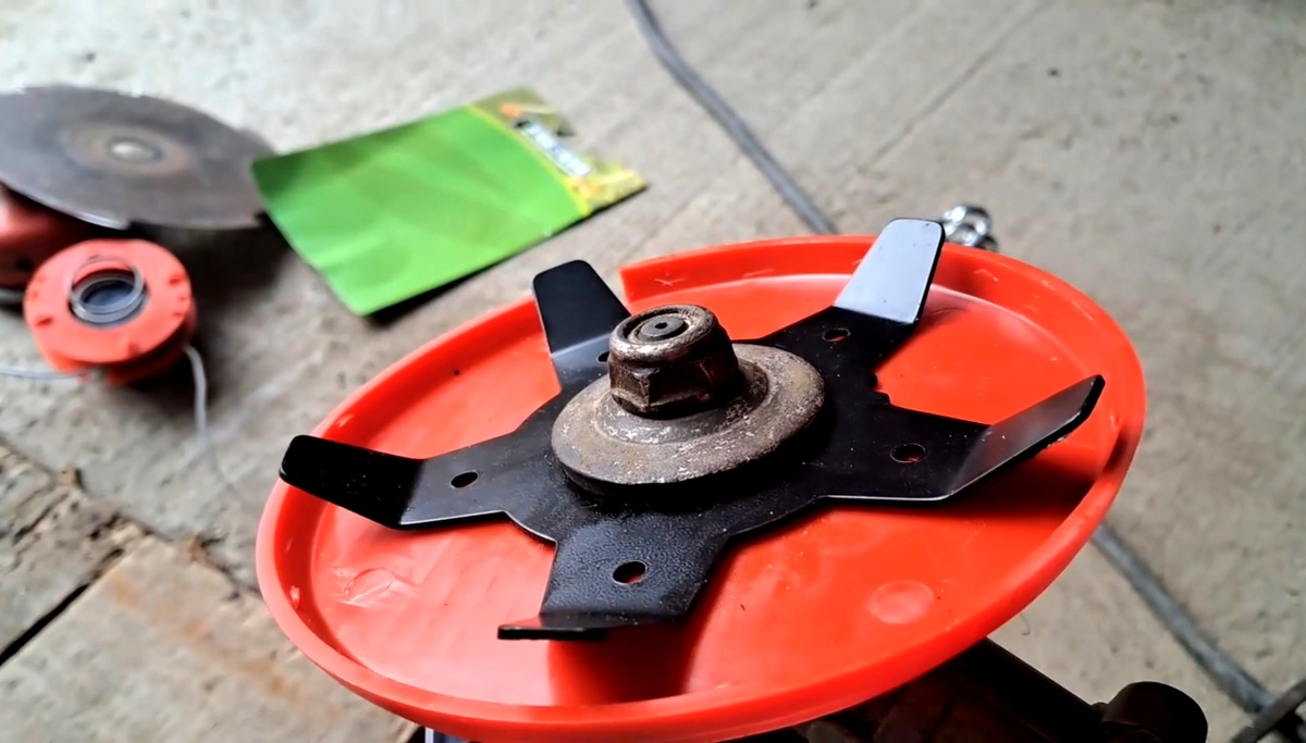 Спустя два десятка минут мучений пропольник на триммере. Какой восторг!