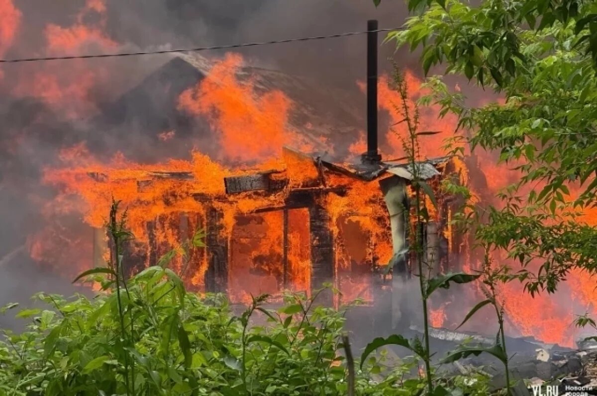    Новый пожар случился в частном секторе в районе «Дальпресс» во Владивостоке