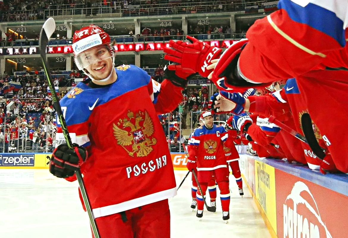 Артемий Панарин играет за Сборную России