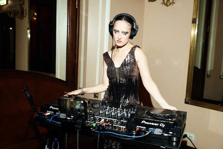    Кристина Voguediary Pudra