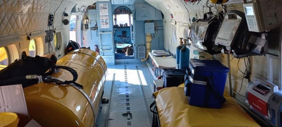    Внутри вертолета санавиации. Источник: altai-republic.ru