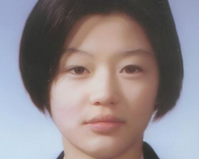    Выпускное фото Чон Джи Хён