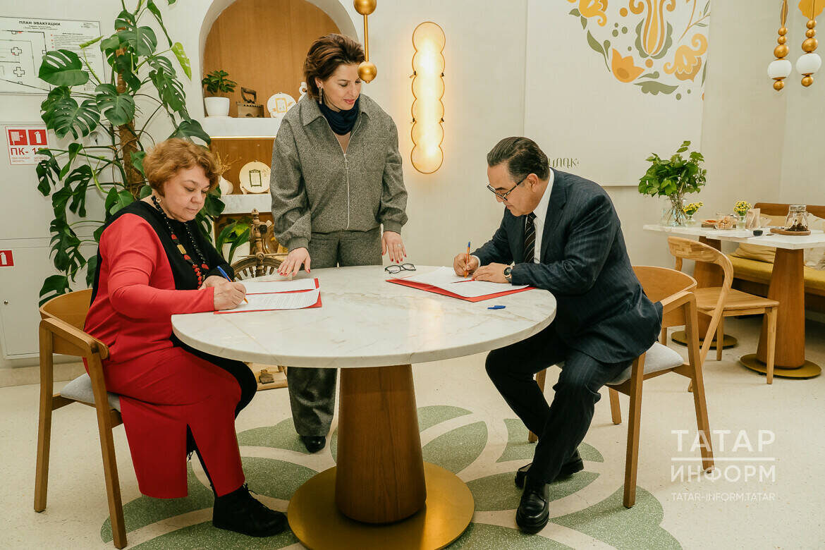 «Узбеккино» и «Татаркино» подписали меморандум о съемках копродукции о Шигабутдине МарджаниФото: © Салават Камалетдинов / «Татар-информ»