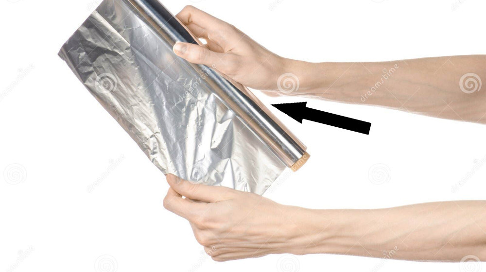    Вы годами стелили фольгу не той стороной и вот почему это важно