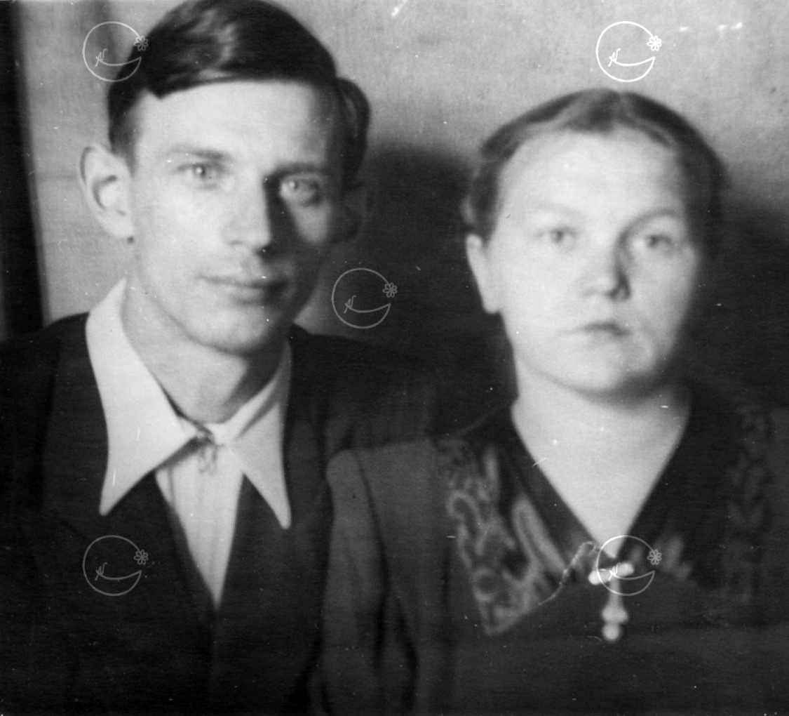 Фото из семейного архива. Молодая семья.