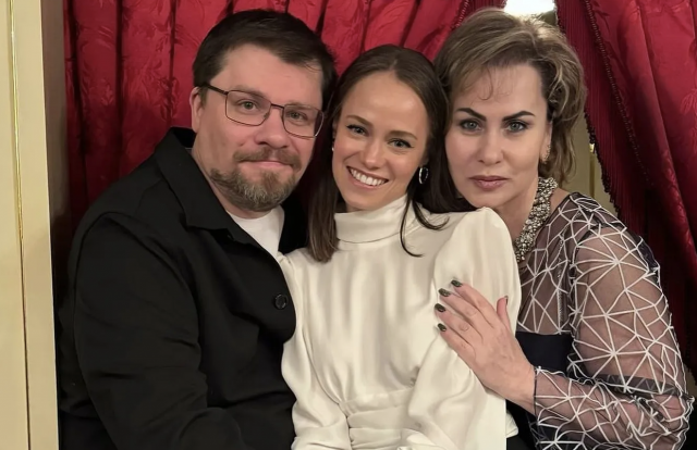    Гарик Харламов, Екатерина Ковальчук, Наталья Харламова. Фото: социальные сети