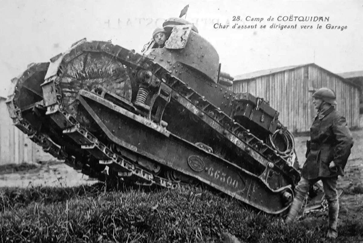 Renault FT, одновременно достижение и проклятье французского танкопрома.