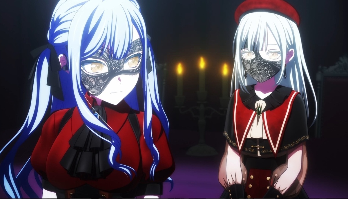 Крутой готический стил отлично сочетается с полу театральной постановкой и рок музыкой.