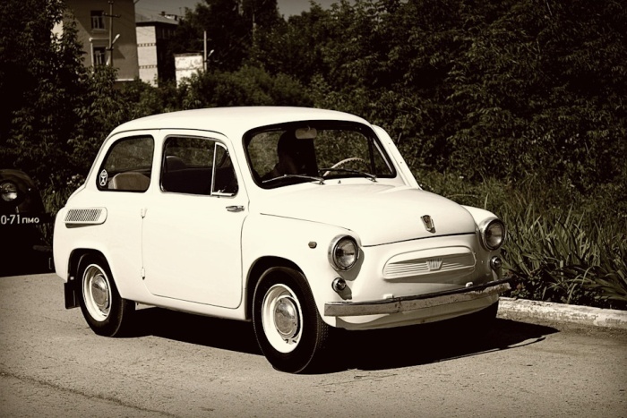 Первый автомобиль "Запорожец" - ЗАЗ-965. Источник: https://dobro-est.com/