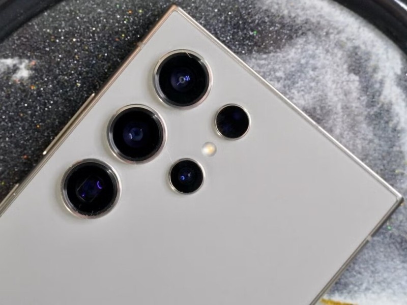    Слух: Samsung Galaxy S26 Ultra получит «устаревший» аккумулятор