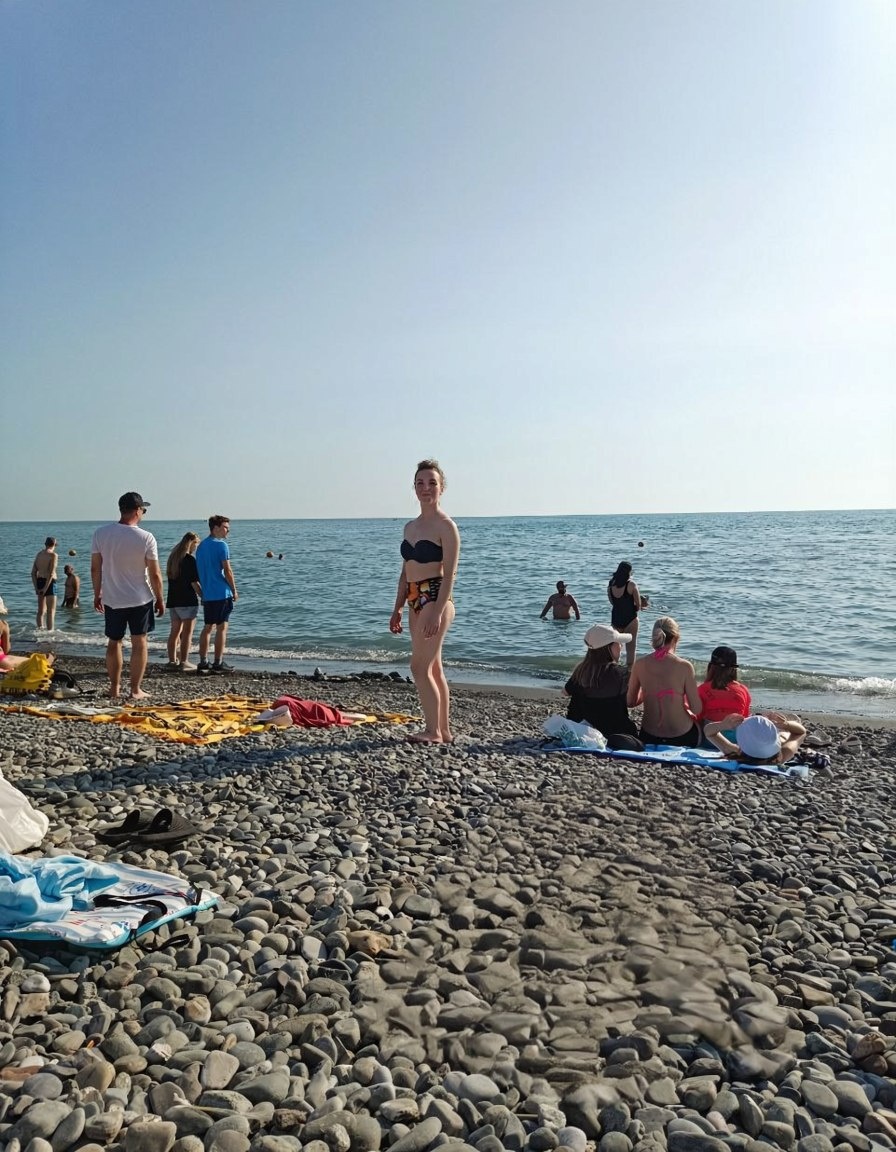 Некоторые даже майки не снимают... 