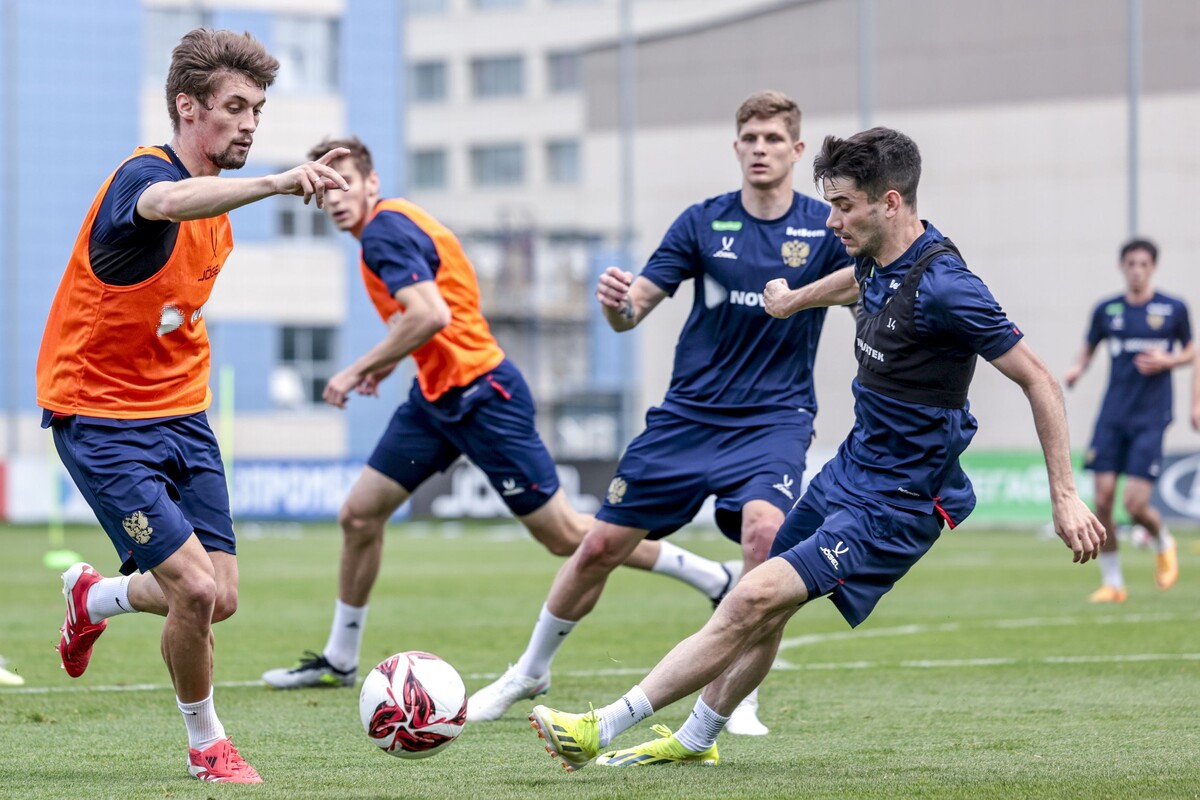     Кирилл Щетинин (слева). Фото: РФС, Михаил Шапаев