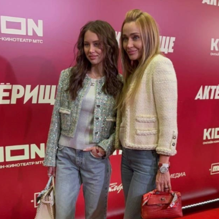 Аврора Киба с мамой