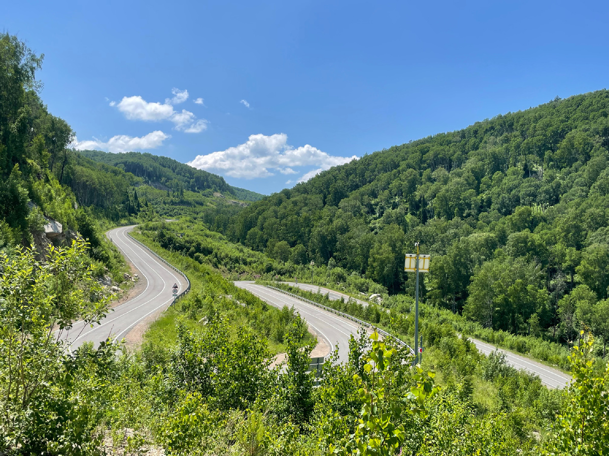 Серпантин, ведущий в Белокуриху Горную.