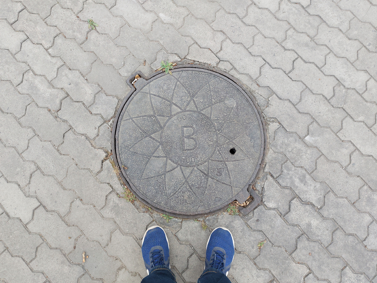 Листайте, там ещё несколько разных крышек!