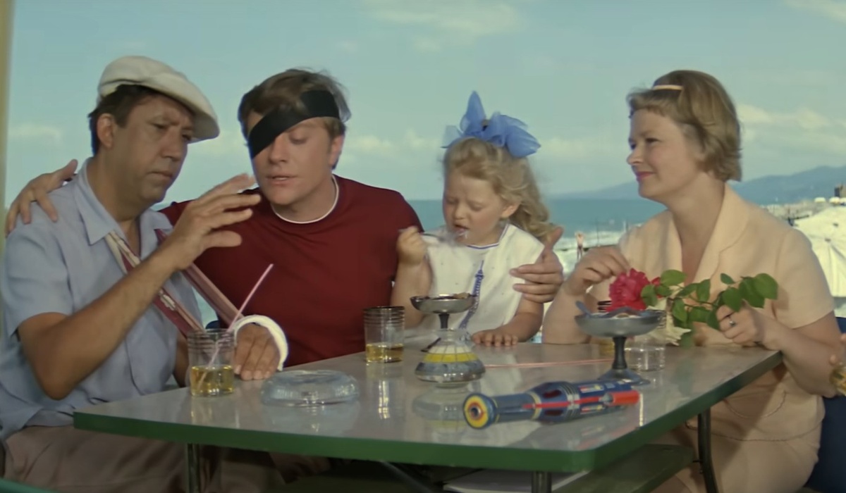    Кадр из фильма "Бриллиантовая рука" (1968)