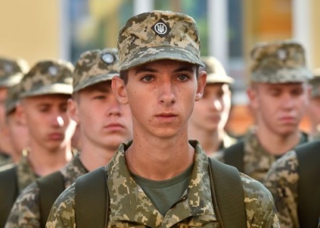    На убой с 17 лет. Киевский режим хвастается отправкой подростков на войну