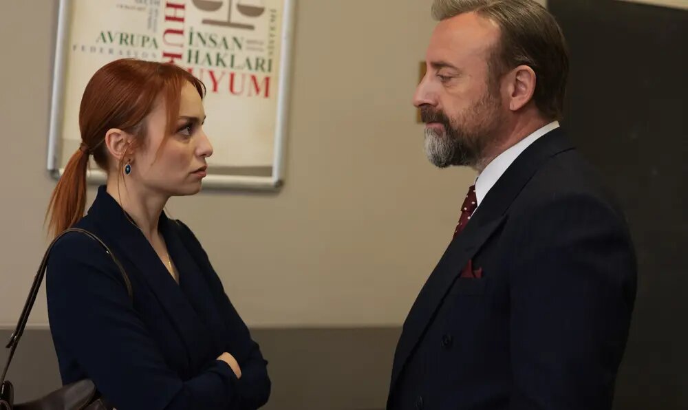 кадр из сериала "Если король проиграет"