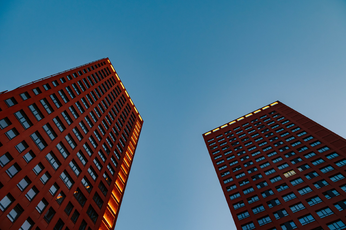 Ключи в жилых высотках Н2О компания «Практика» начала передавать на год раньше сроков