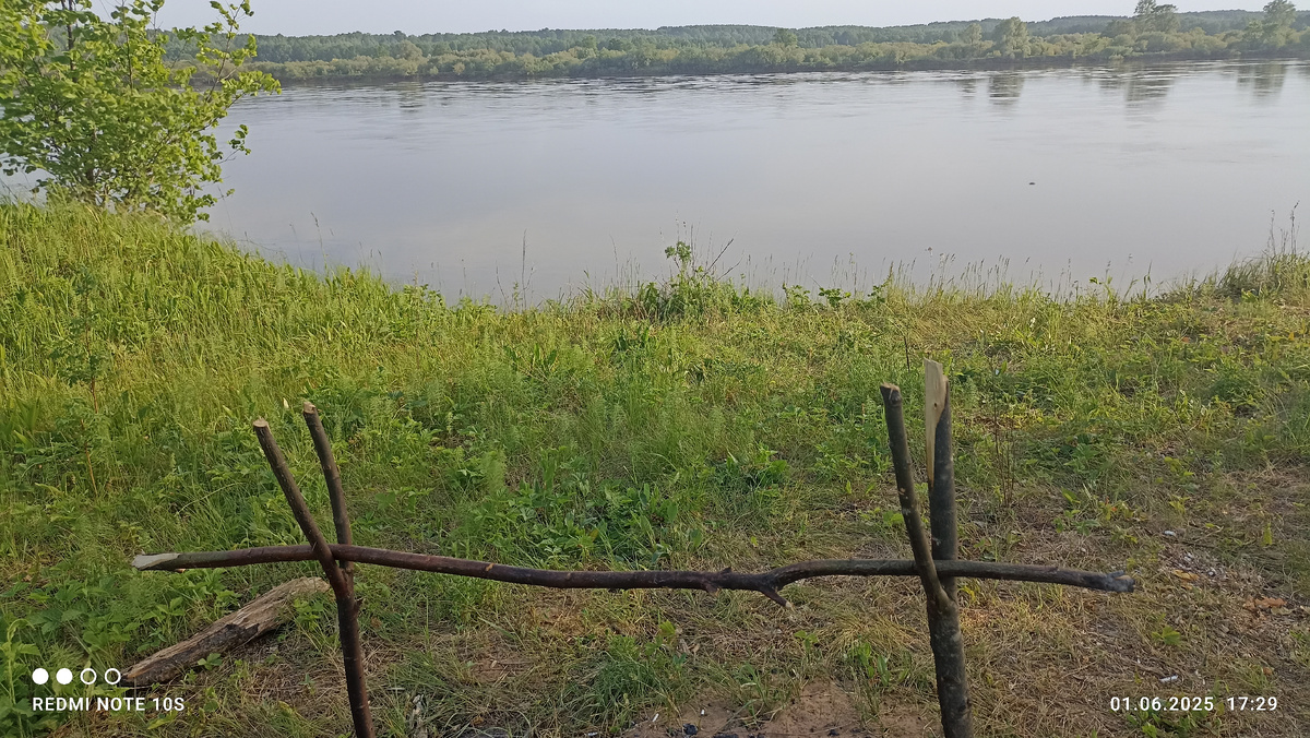 Река Вятка. Можно отдохнуть на берегу, порыбачить, сварить уху на природе. Фото автора.