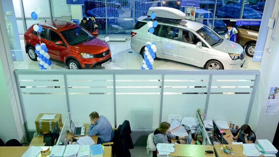    Салон "Аларм-Моторс". Автор фото: Ермохин Сергей