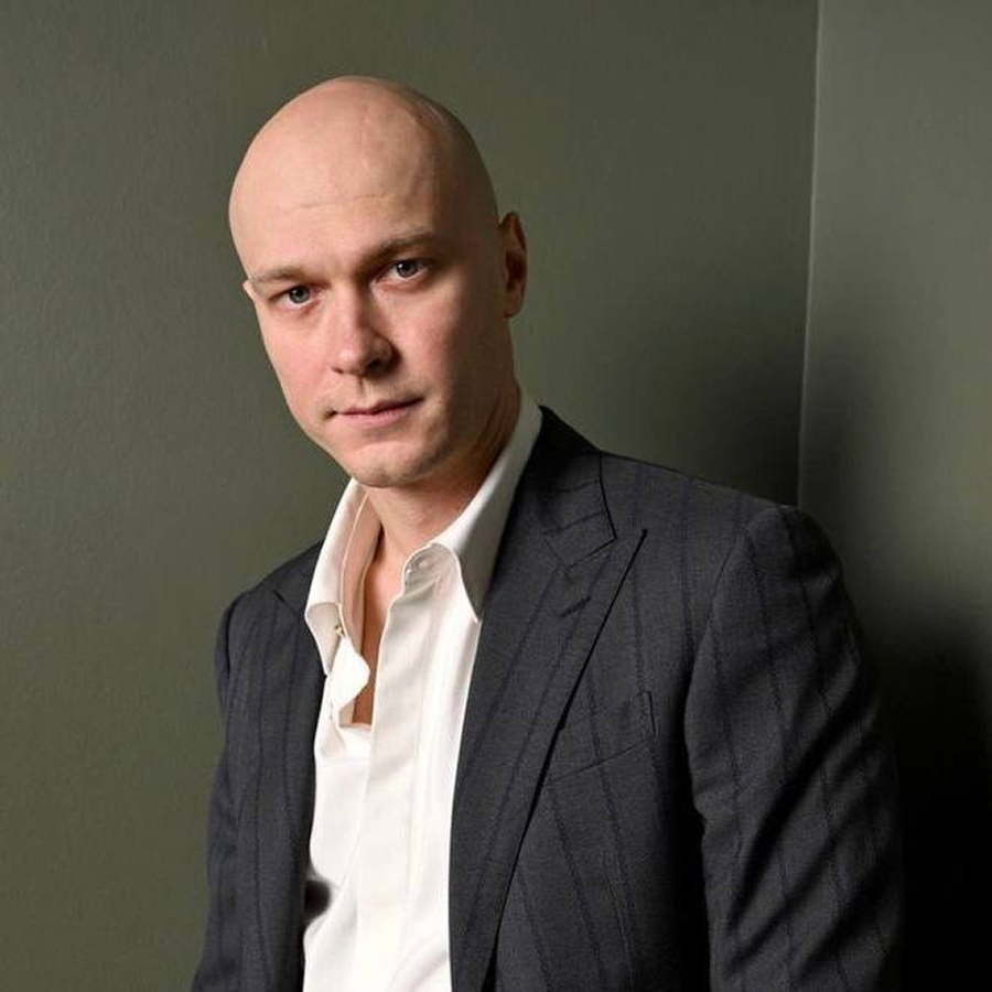    Юра Борисов и Элисон Оливер сыграют в романтическом фильме Dennis (фото 2)