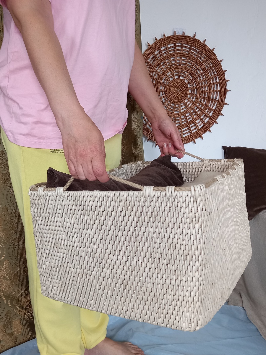 Корзина из бумажной лозы.