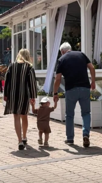    Валерий Меладзе с внуком. Фото: соцсети