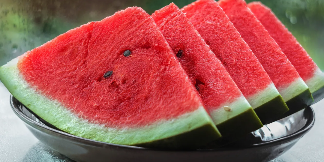 Когда лучше покупать арбуз и почему? Рассказываем секреты самой яркой ягоды
