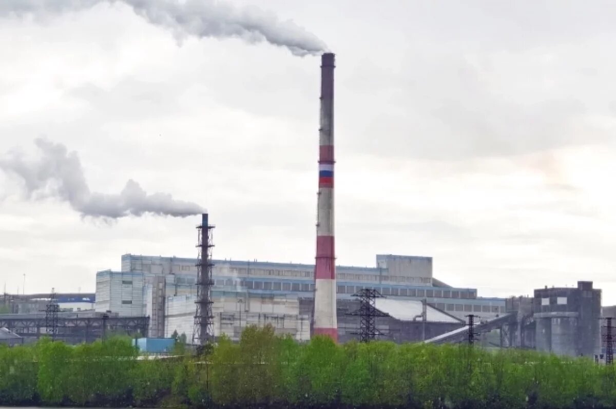    Над Ковдорским ГОКом поднялся российский флаг