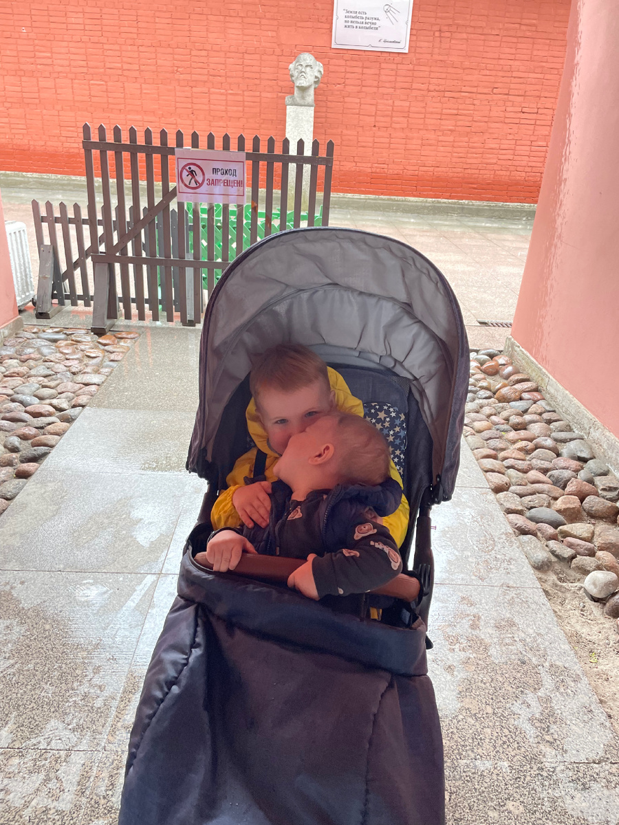 Мои мальчуганы.До чего же они забавные❤️