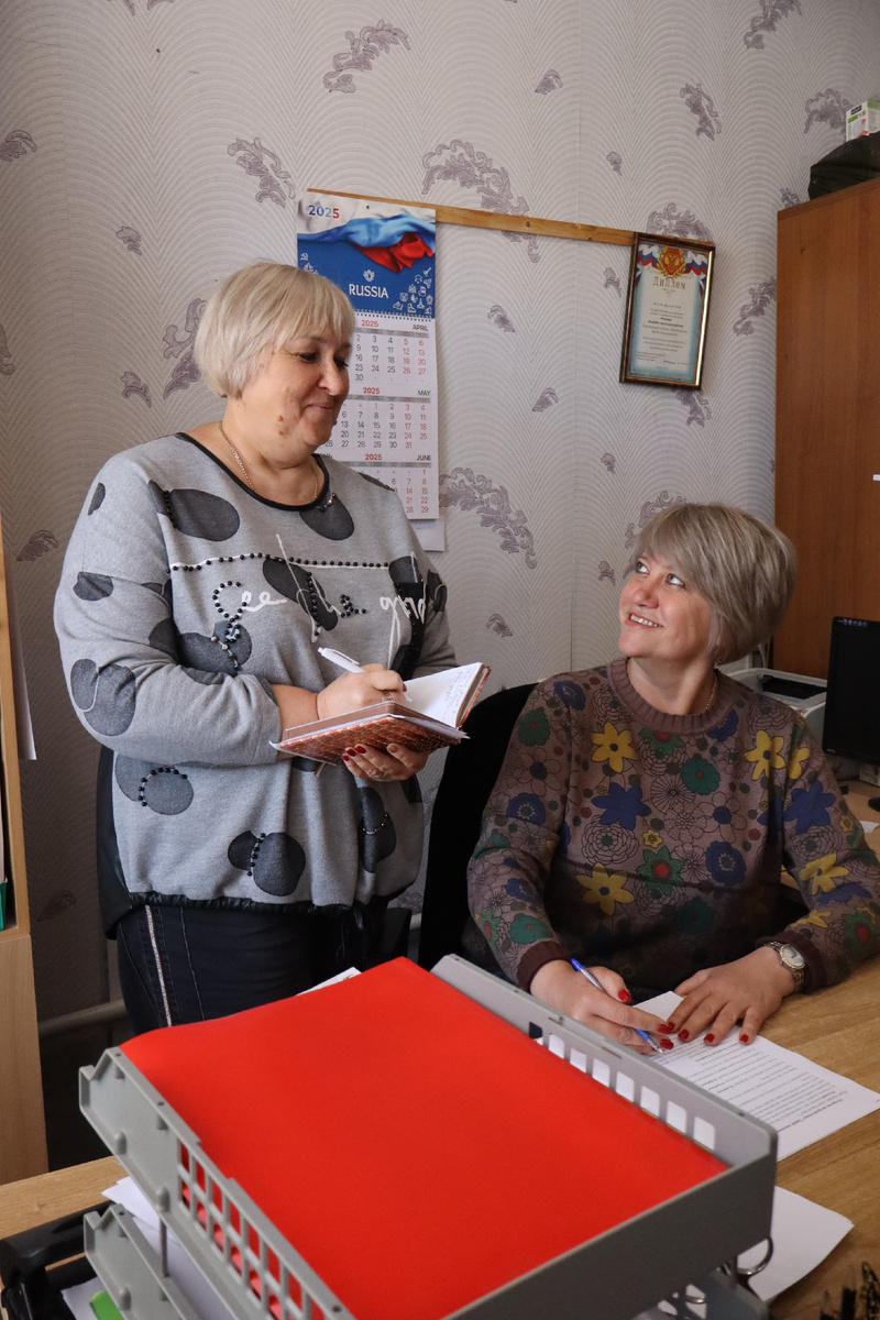 Директор ДК И. А. Лукьянова и художественный руководитель Е. В. Головатых. 