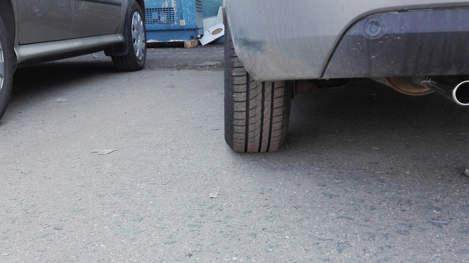 Веста жрёт заднюю резину и как это исправить?