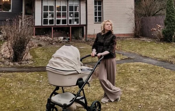    Виталина Цымбалюк-Романовская с дочкой. Фото: соцсети