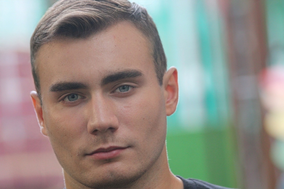 Российский певец Николай Попов