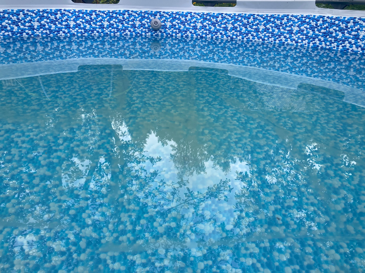 Вода в бассейне после коагулянта