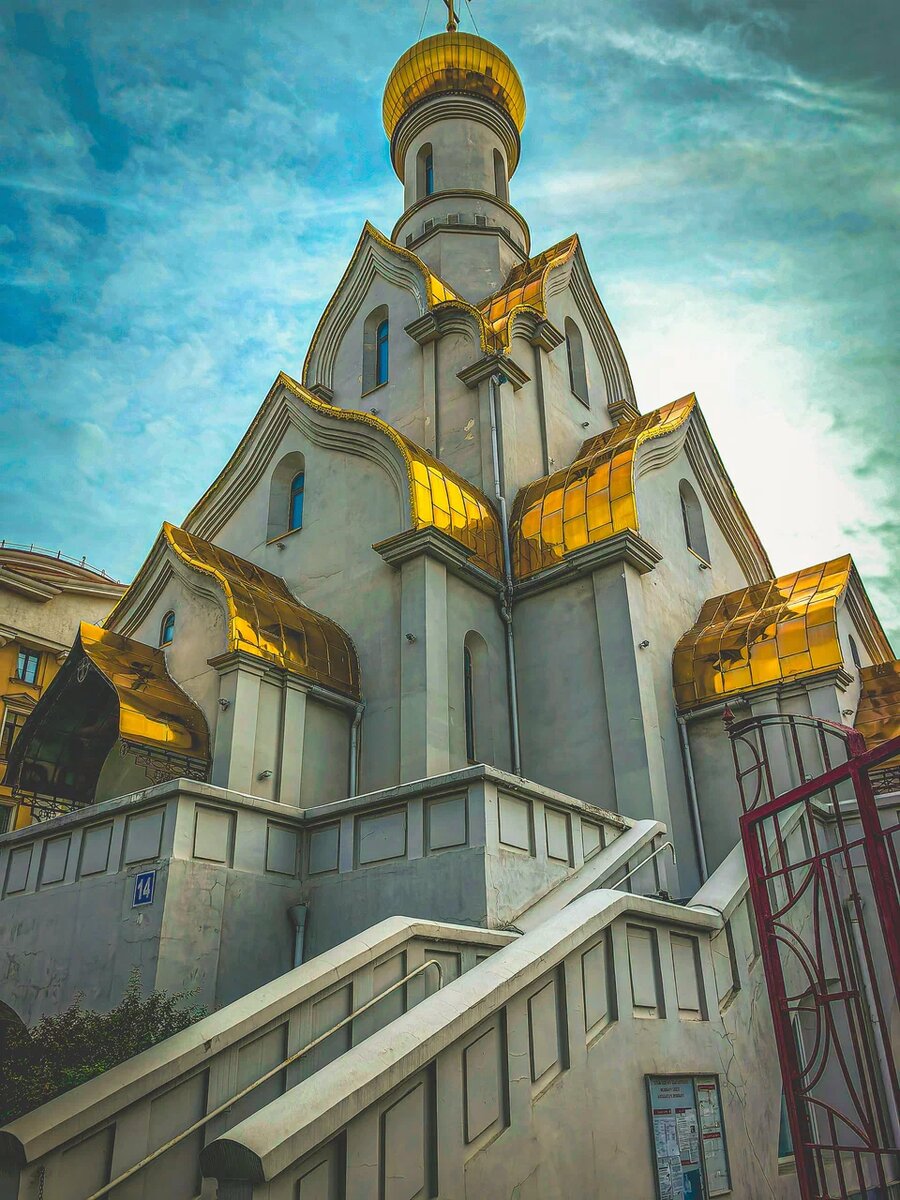 Храм святого благоверного великого князя Александра Невского в Кожухове (находится по адресу: г. Москва, ул. Трофимова, 14)