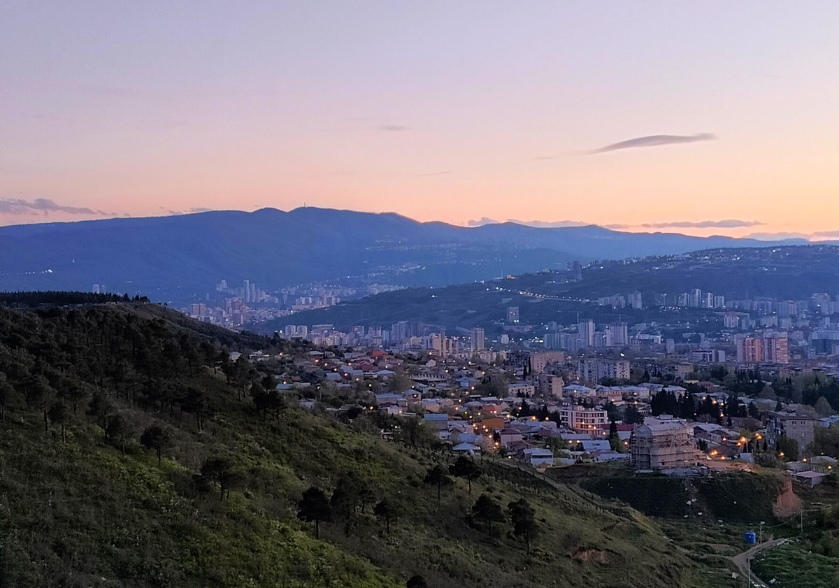 Когда страсть отступает, мир опять становится ясным, пустым и бесцветным» – Мейсон Кули.