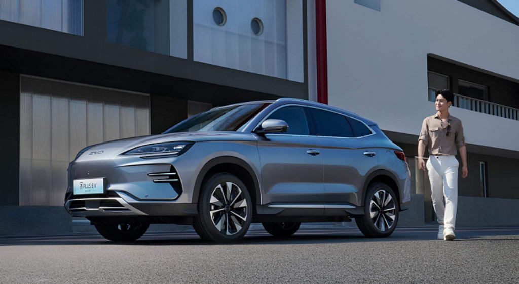 BYD Song Plus образца 2025 года.