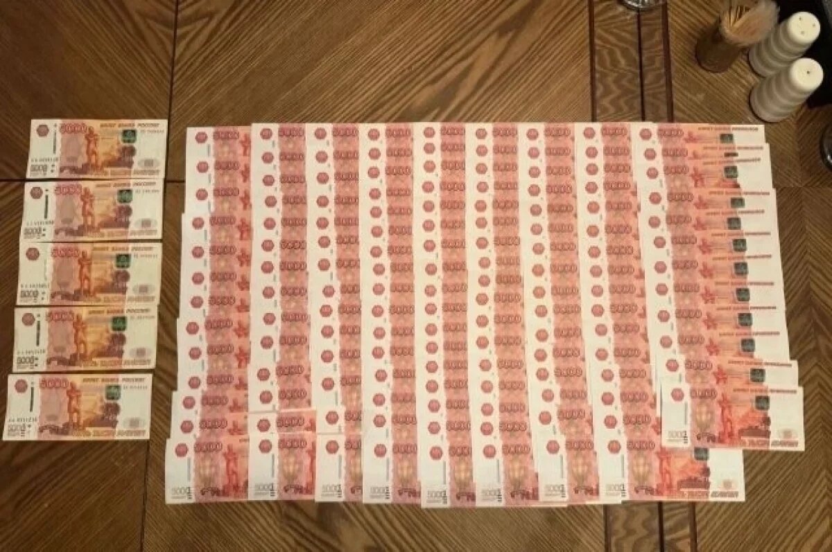    В Крыму задержали обвиняемых в посредничестве при передаче взятки за землю