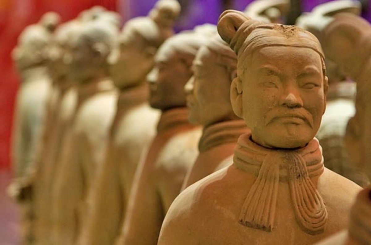    Считается, что первые галстуки появились в Древнем Китае. Источник изображения: glamurnenko.ru