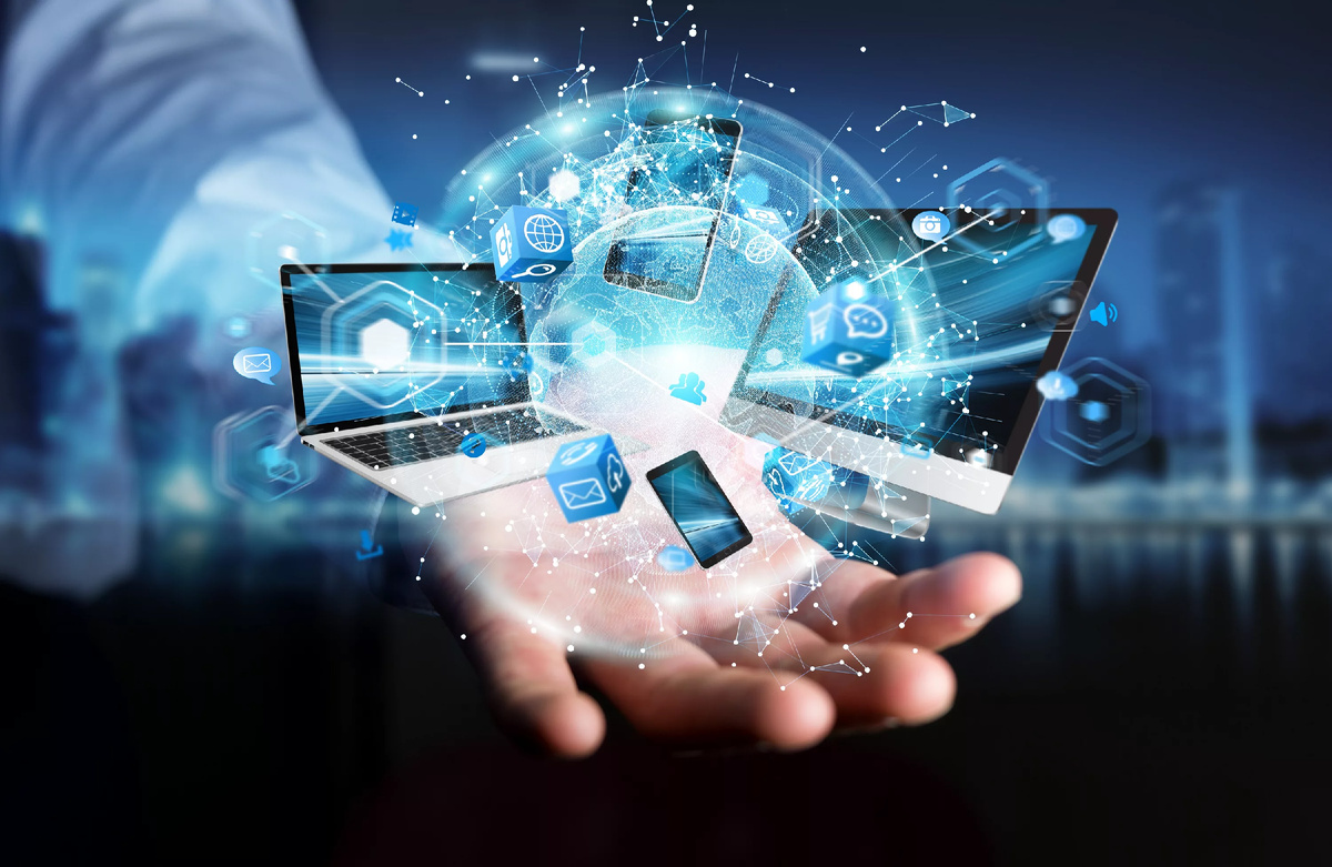 Неоспоримым фактом является то, что сегодняшнему обществу трудно представить свою жизнь без информационных технологий. IT-сфера играет основополагающую роль в улучшении качества жизни людей, влияя на их работу, образование, коммуникацию и развлечения. 
#IT-сфера