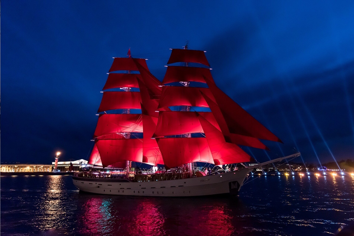 Okras / CC BY-SS 4.0 / Wikipedia📷Бриг с алыми парусами на Неве