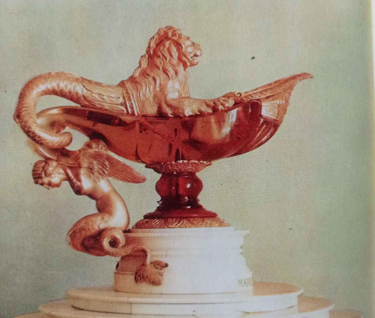 Декоративная настольная ваза. Петербург. 