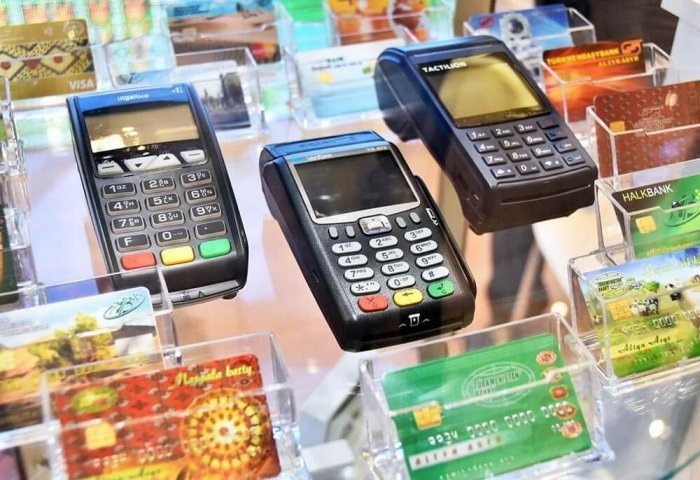 Пластиковые карты, предназначенные для безналичных расчётов в Туркменистане (Фото: turkmenistan.gov.tm)